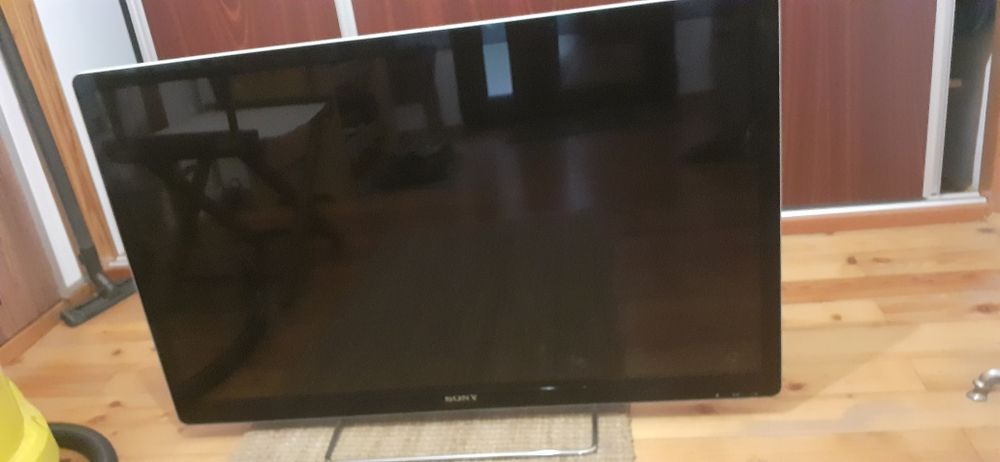Vând tv Sony 110 cm