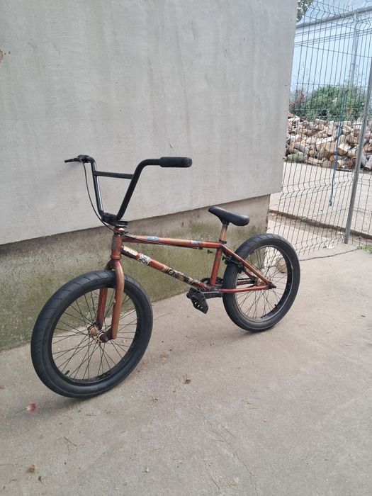 Vând bicicleta bmx