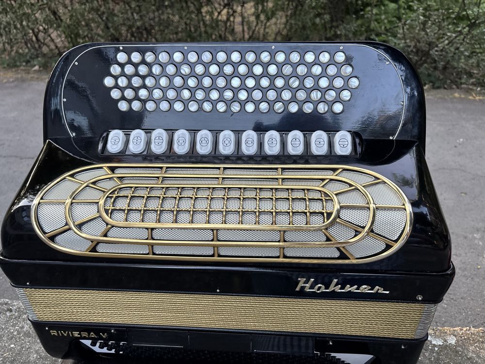 Acordeon acordion Hohner Riviera 5 cu 120 de basi