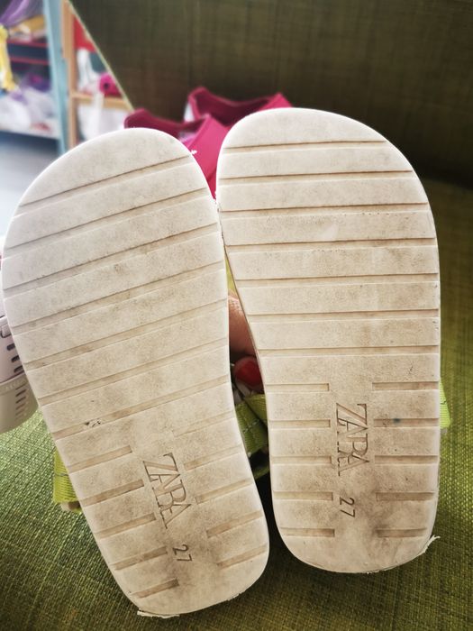 Sandale Zara fete/baieti marimea 27, aprox 17.8 cm