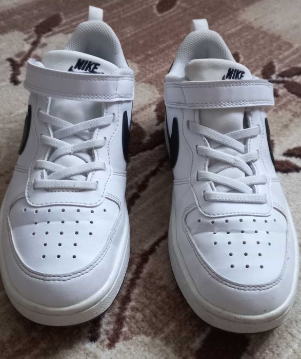Nike - Спортни обувки Court Borough от еко кожа с велкро