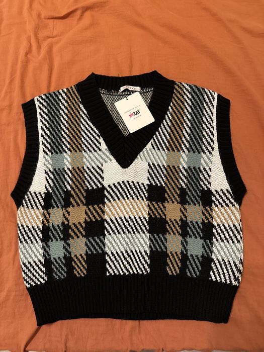 Безрукавка вязаная новая р40-42