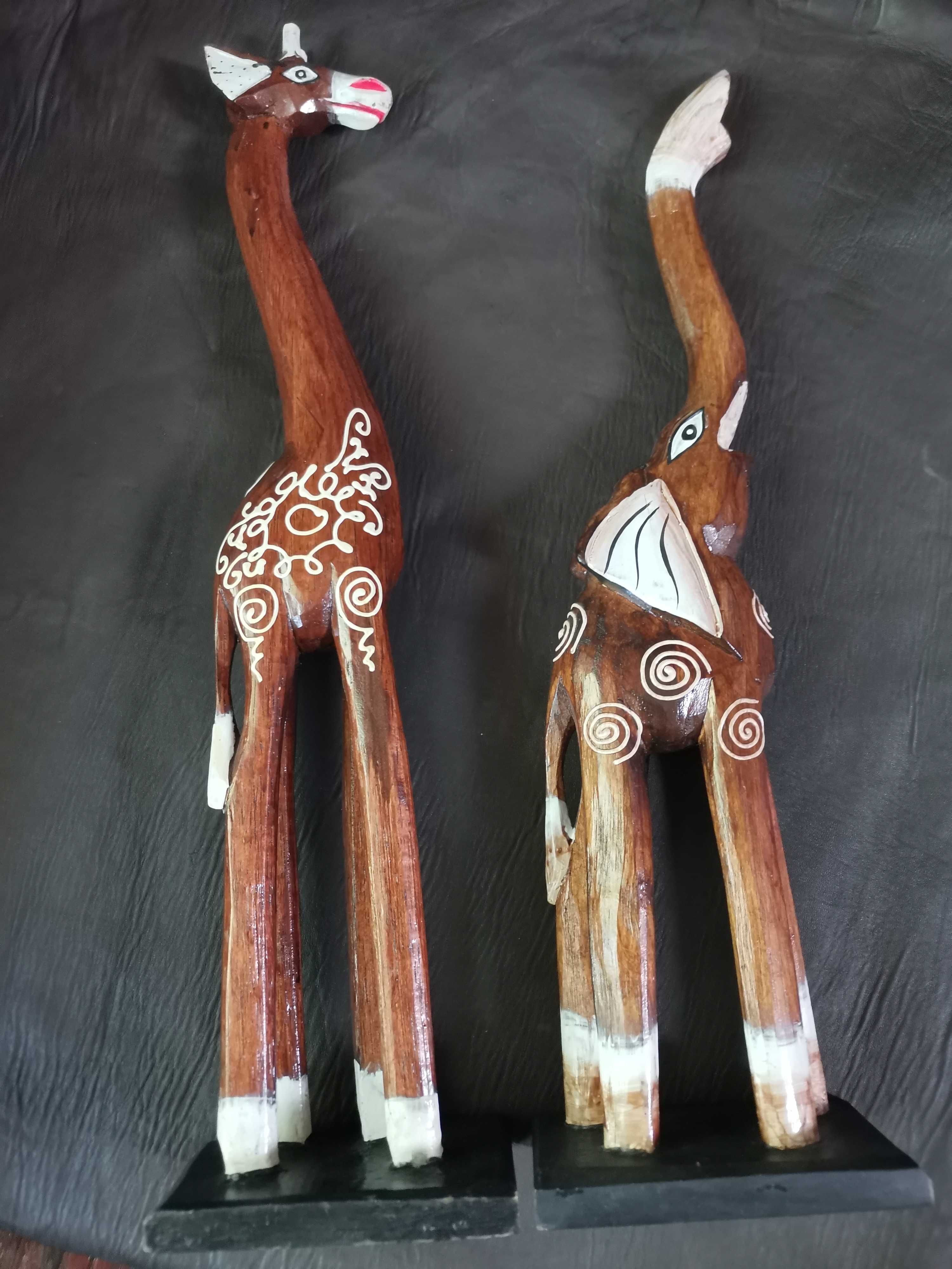 Set Girafa si Elefant din lemn pictate manual. Cultura Africana.