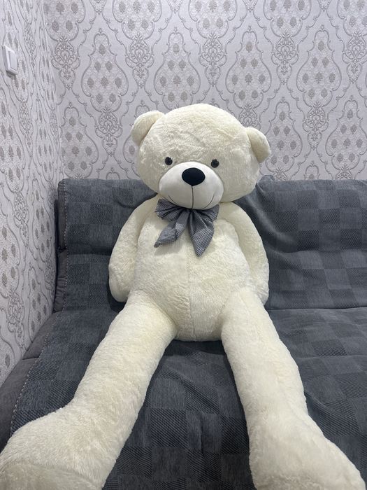 Продам  большую мягкую мишку рост 1,5м в подарок 2 мишки и 1 х.китти