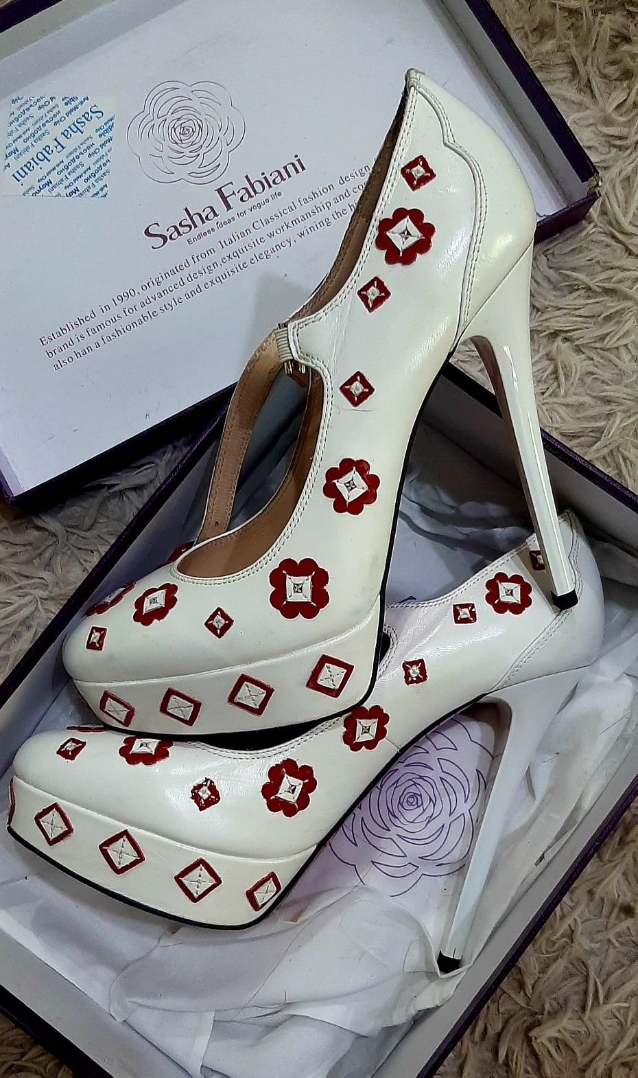Женские туфли бренда "Sasha Fabiani"