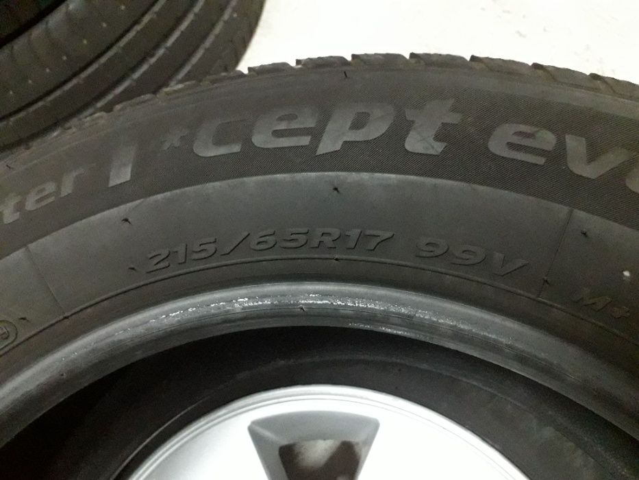 HANKOOK 215/65/17-2бр дот 3219