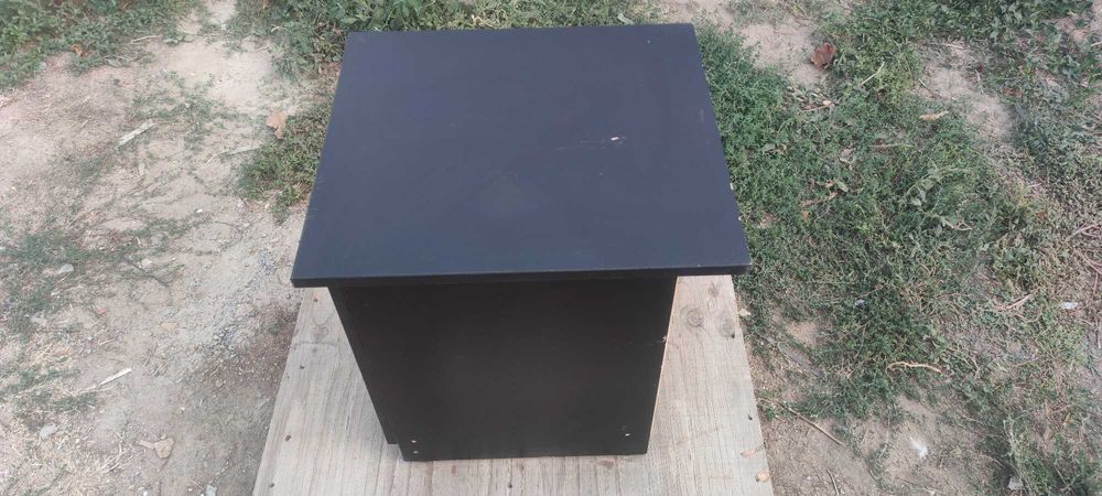 Noptiera 55x50x64 cm, cu usa si doua rafturi