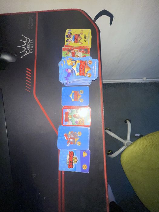 Carti Brawl Stars vechi de 5 ani uitete in deschriere pentru preturi!!