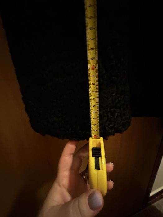 Haina de blana de astrahan cu guler din blana de vulpe