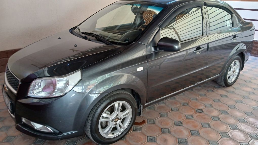 Продаётся Нексия 3 автомат.