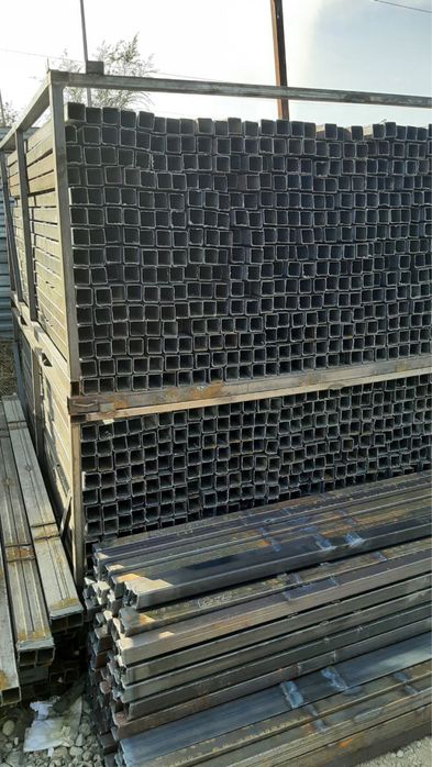 Квадратная труба, стойка б/у (цена за шт, примерно 2м)