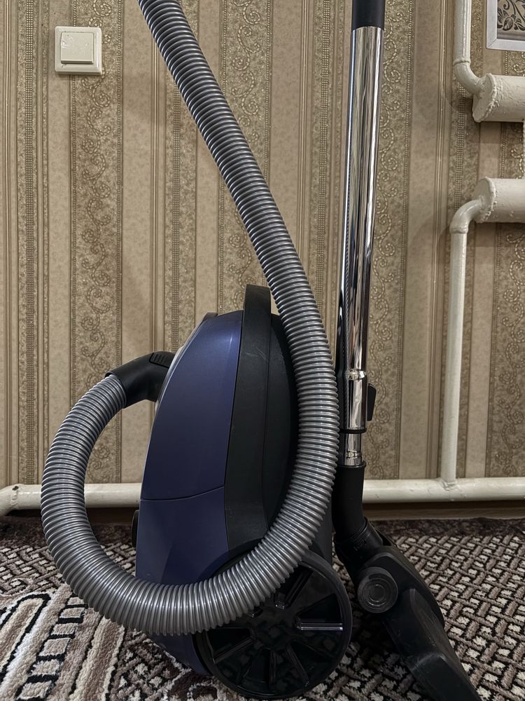 Ваакумный пылесос FASRU 2600W
