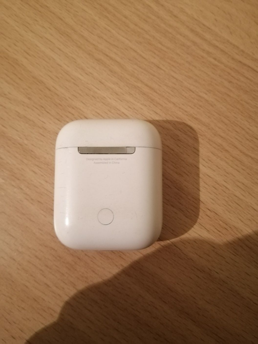 Продам оригинальные кейс от airpods 2