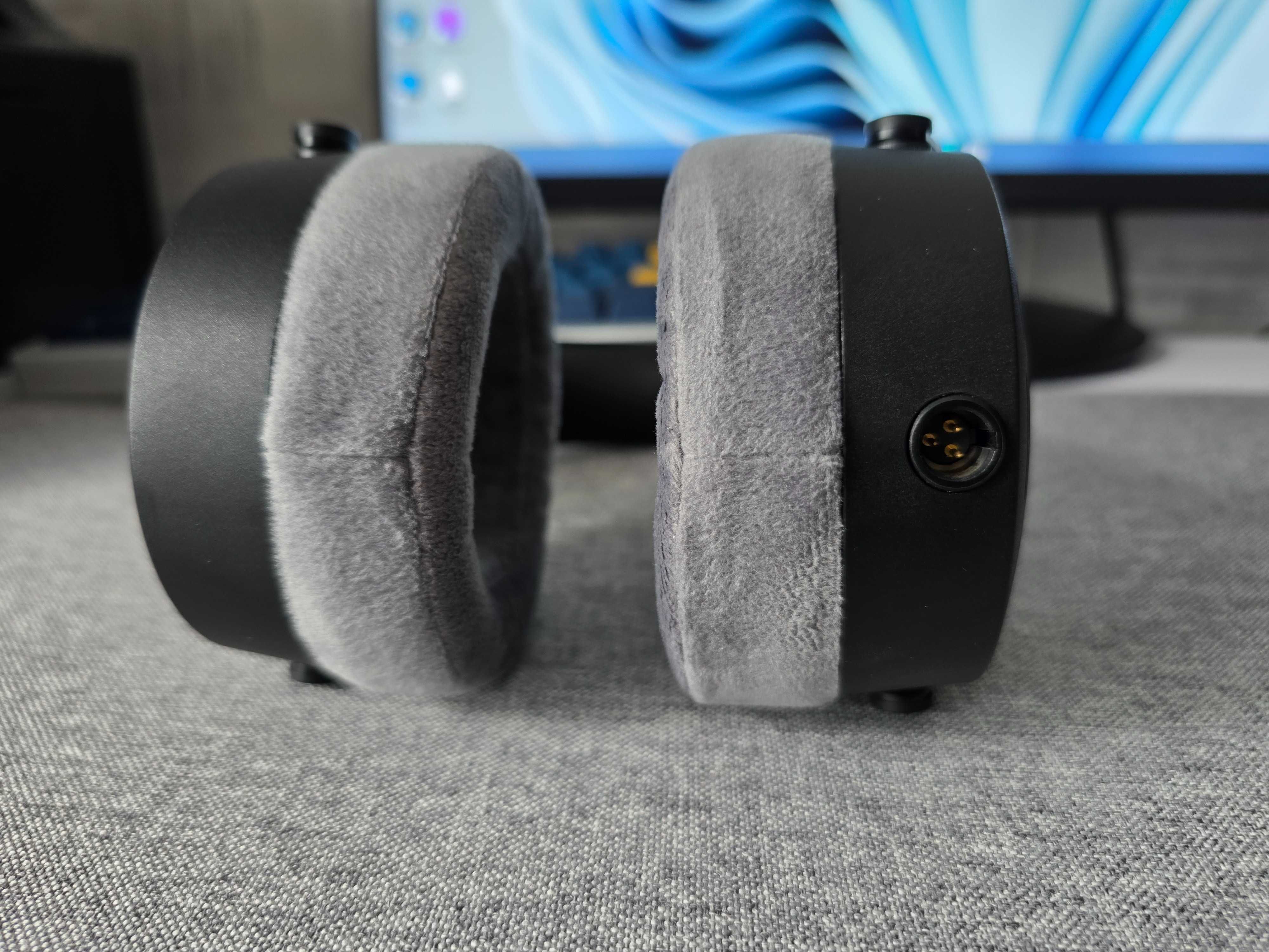 Продам студийные наушники открытого типа Beyerdynamic DT 900 PRO X