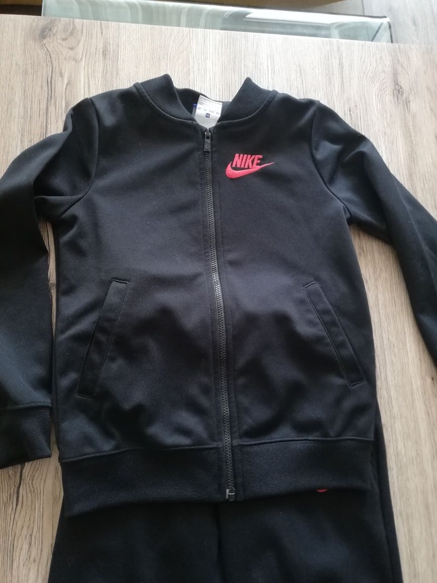 Екип Nike оригинален 122-128