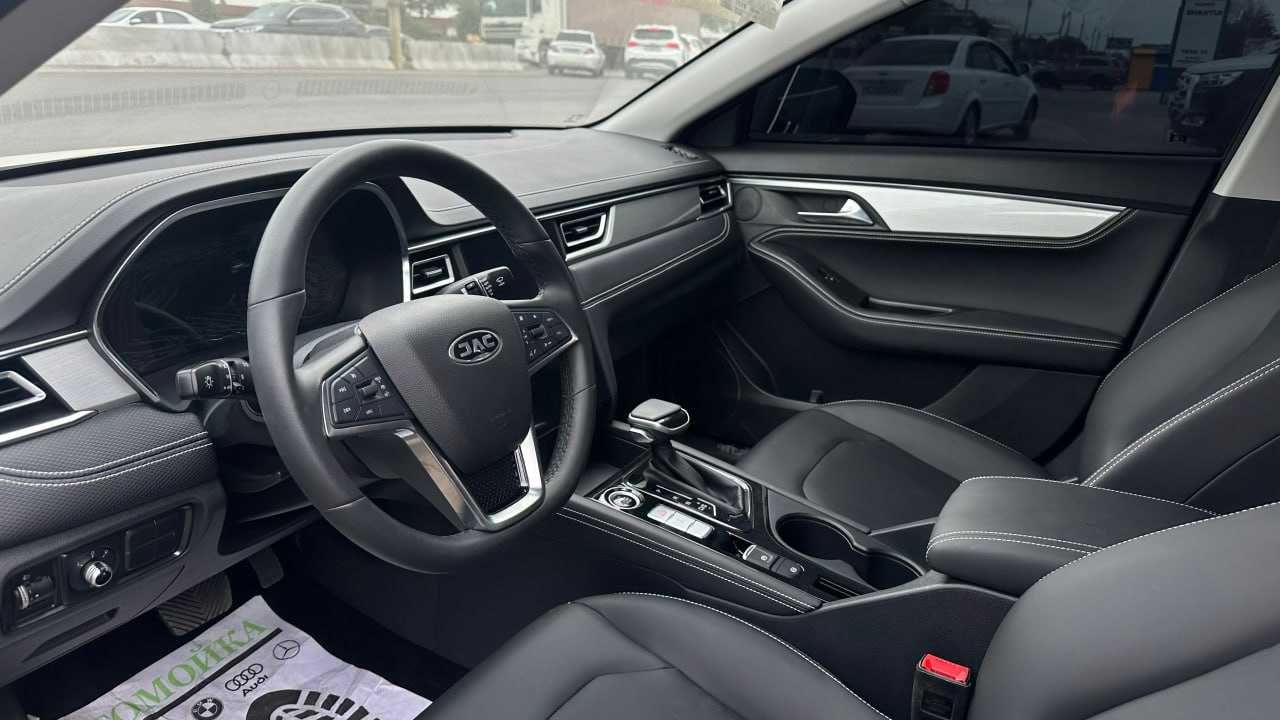 Шаҳарда ҳаракатланишдан завқ олишни хоҳлайсизми  JAC J7 айнан сиз учун