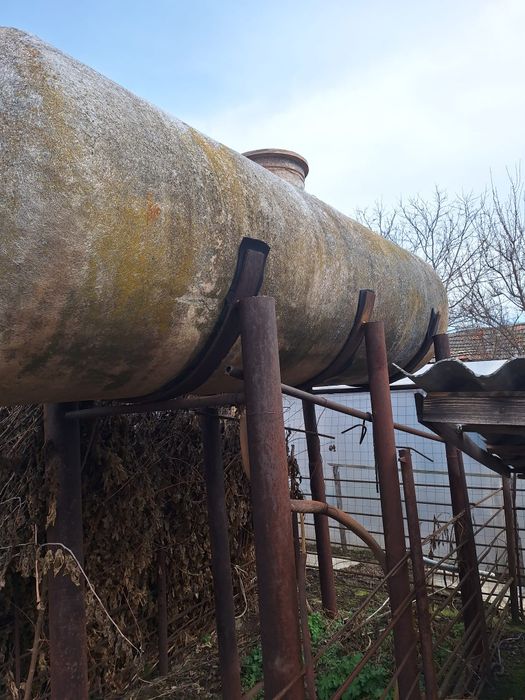 Vând cisterna apa 2500l, fibra de sticla cu suport sustinere