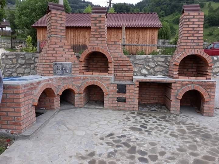 Grătare de curte mulți funcționale