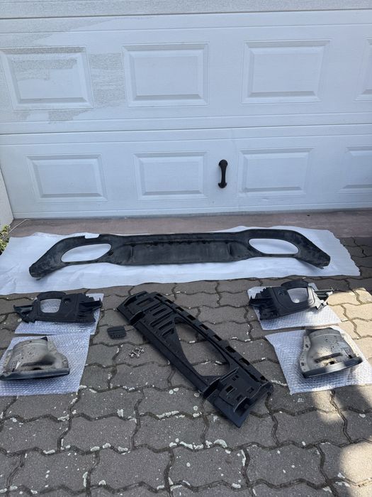 Difuzor/Fusta Bara Spate Original Mercedes E43 AMG W213 (2016-2020)