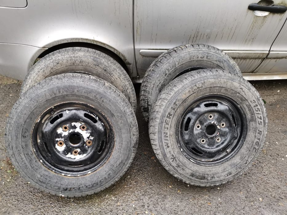 Set 4 roti gata echipate de Ford tranzit 215,75,16c de iarnă