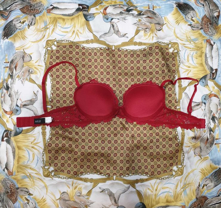 Sutien rosudantela Etam