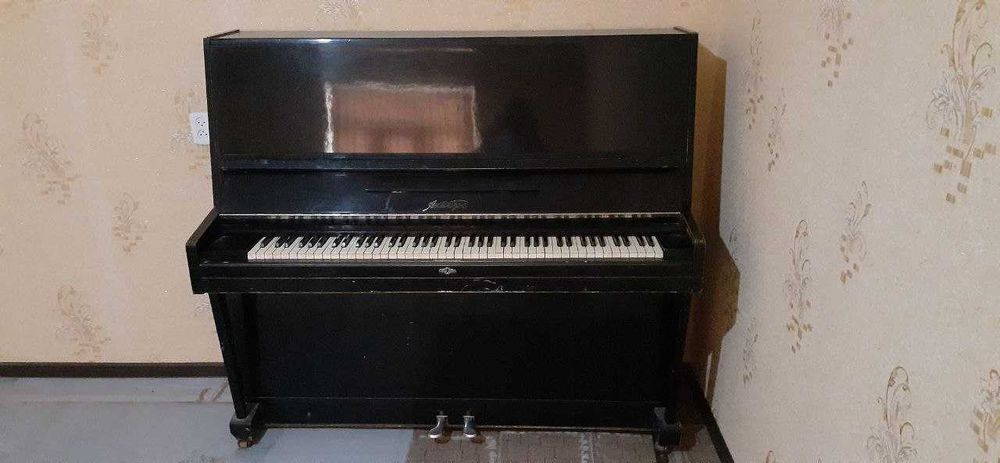 Pianino sotaman holati zo'r Belarusiya firmasi Akkord modeli