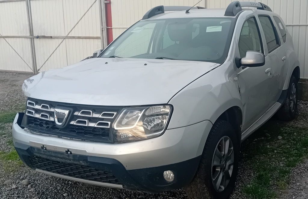 Dacia Duster 4x4 Avariat Diesel euro 6 fab 2016 Prestige PRET Fix!