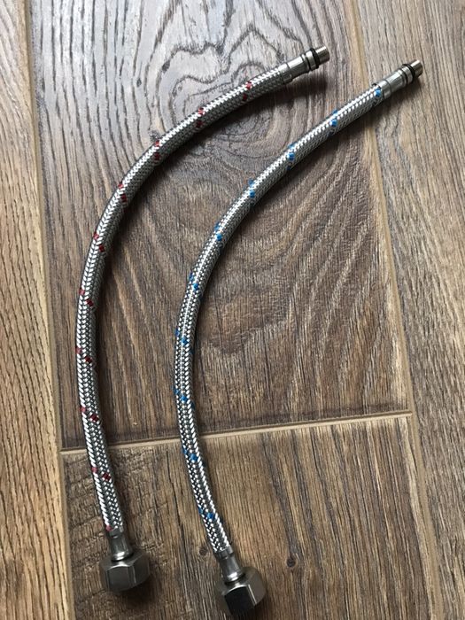 Гибкая подводка для воды -35 см (2шт), Lemark. Новое.