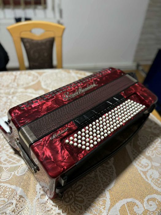 Acordeon Royal Standard Meteor 120 basi