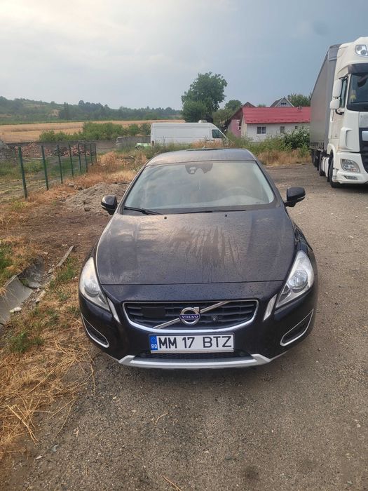 Vand volvo v60 2.0tdi 163 cp