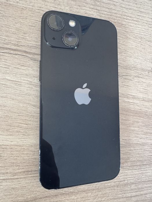 Продавам Iphone 13