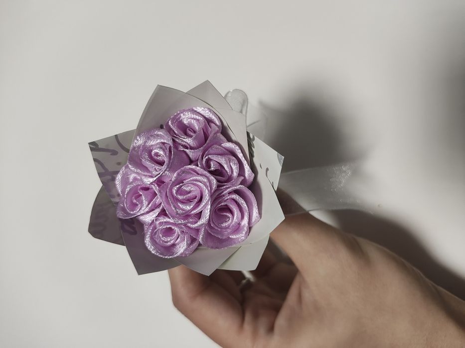 Вечни букети от сатенени рози