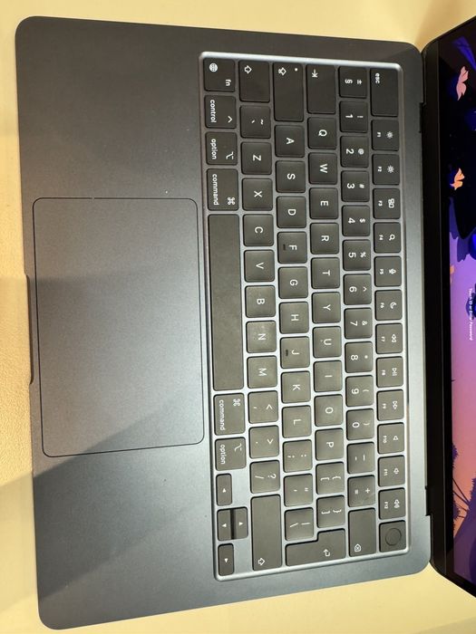 macbook air m3 13” midnight(черен), 16GB ram 256GB ssd,Батерия 100%