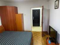Targoviste ultracentral: vand garsonieră cu balcon inchis.