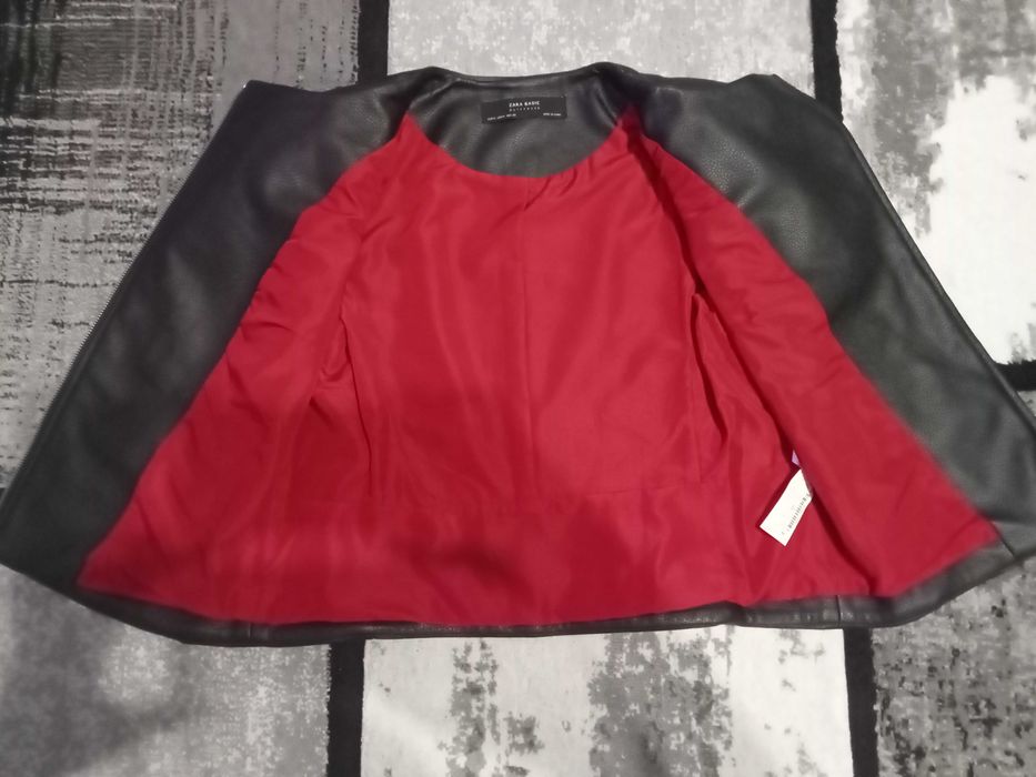 Geaca deosebita  Zara marimea M piele imitatie