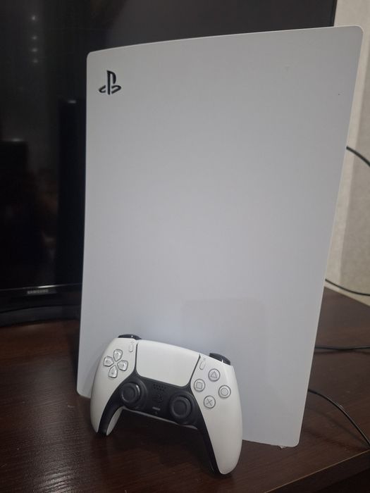 Продам PS5 с играми