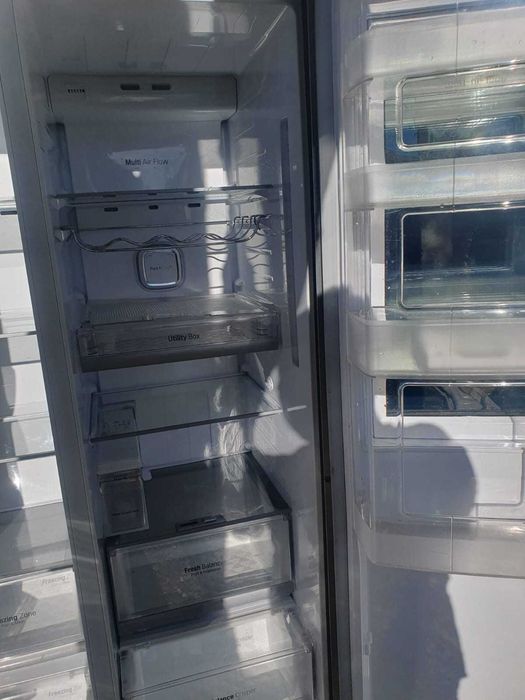 Vând Frigider LG Invertor linear