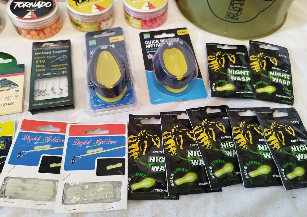 10 cuti cu wafters si boilles-uri, găleată Delphin 5L, matrițe Preston