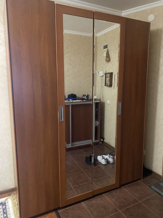 Шкаф в отличном состоянии и полка для обуви