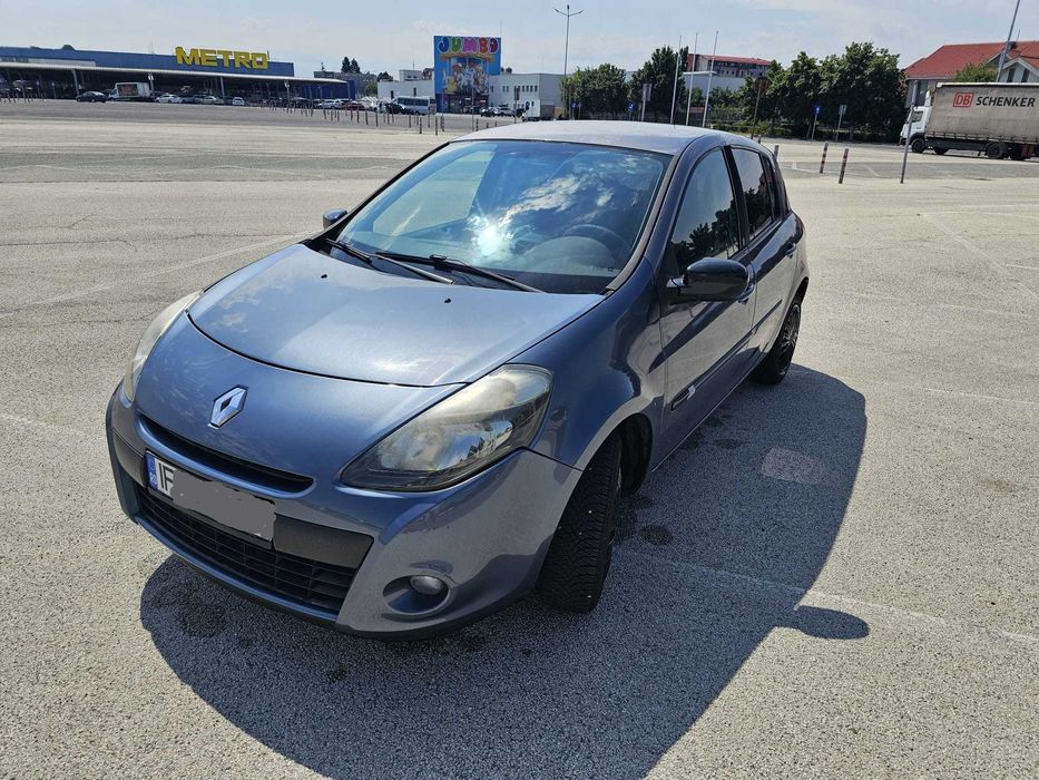 vand Renault CLIO ; consum : 5 Litri/100km