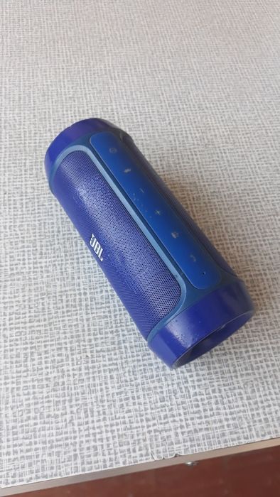 Продам портативную колонку