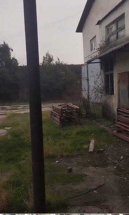 Янгиюль. Продам  базу на 1.15 га земли. Площадь помещений 6624 кв.м