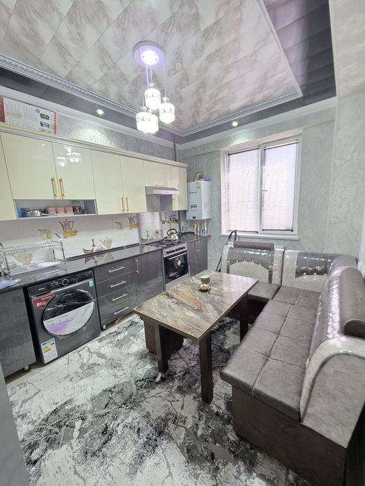 Luks Kvartira Nizomi Kucha