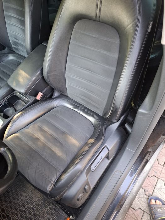 Vând scaune și fete de uși piele VW PASSAT B6,B7 BREAK
