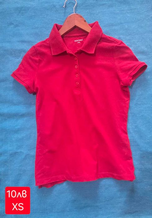 Червена тениска с яка – класически модел