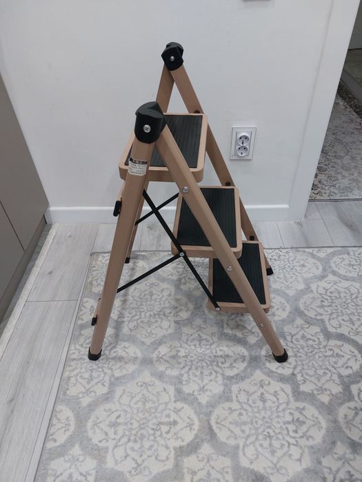 Продам стремянку