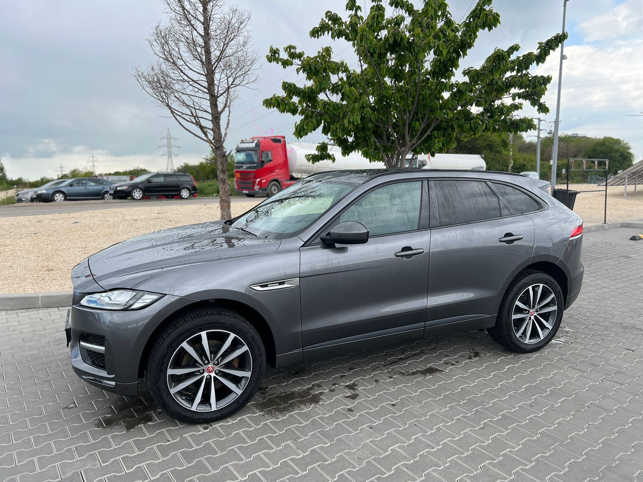 Jaguar F-Pace AWD