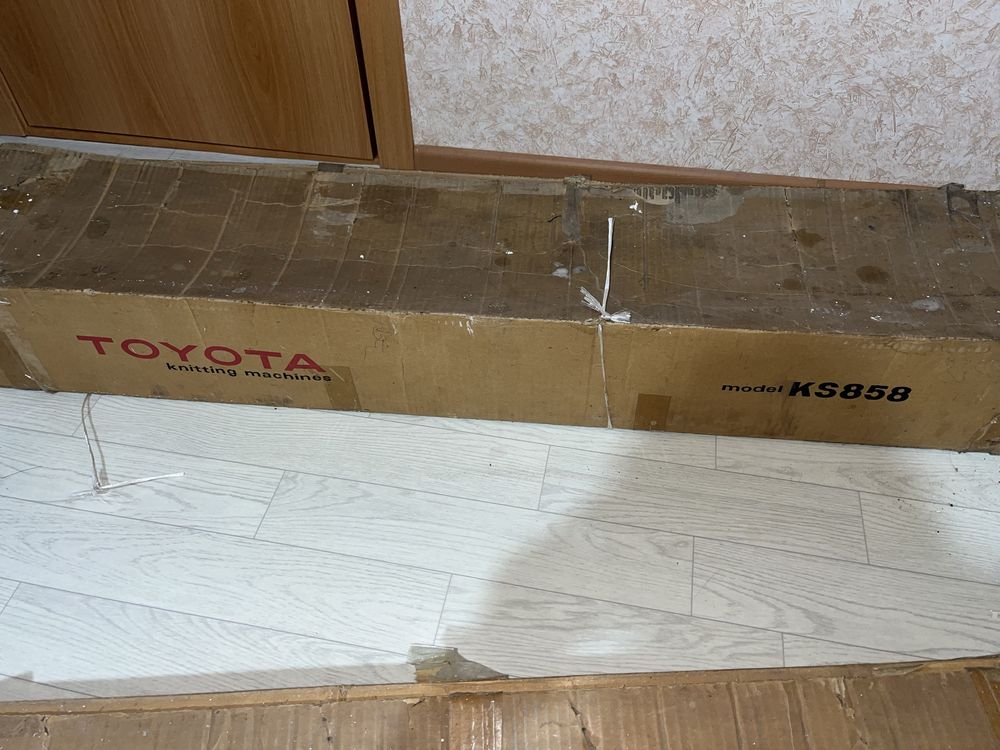 Продается вязальная машинка Toyota KS858/KR506