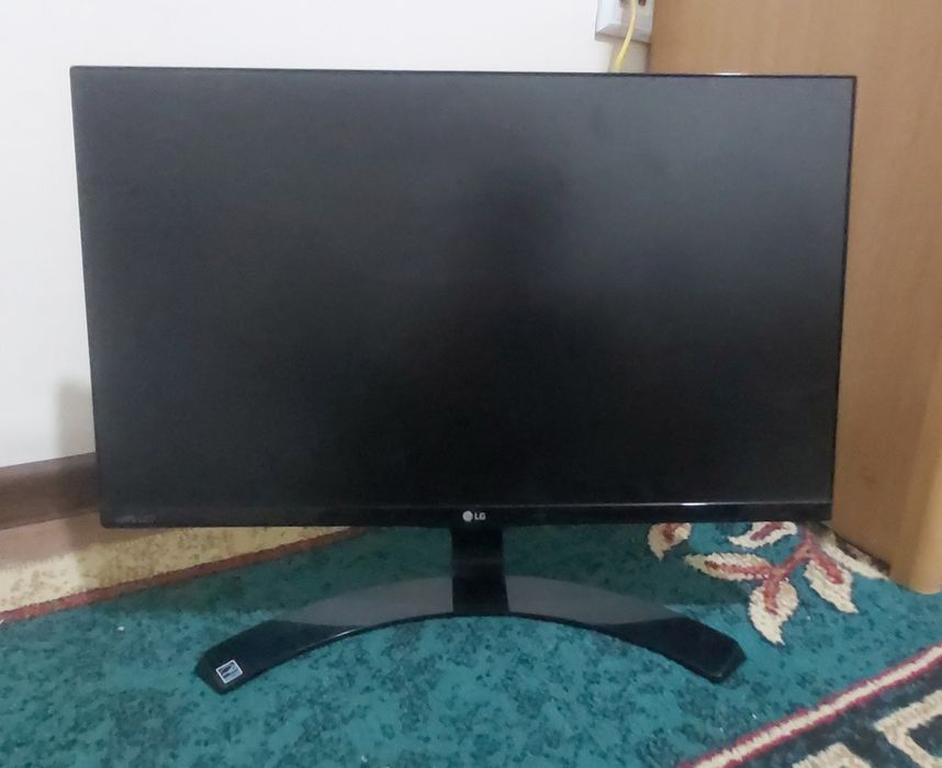 Kompyuter LG 22MP68V