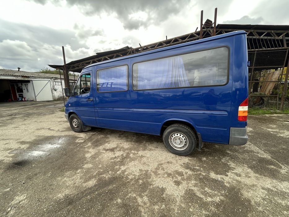 Vand Mercedes sprinter 211 cdi 2.2 8+1 locuri 260.000 km